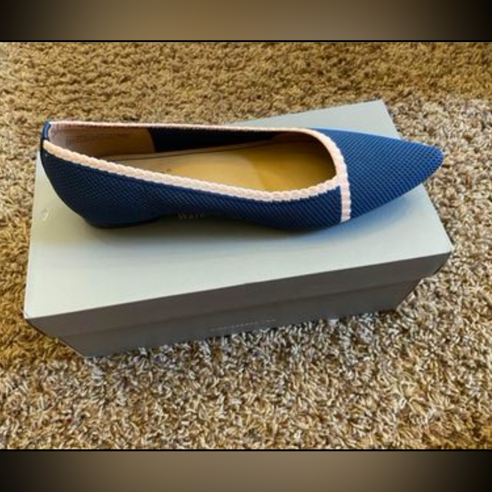 Vionic Flats - Picture 4 of 4